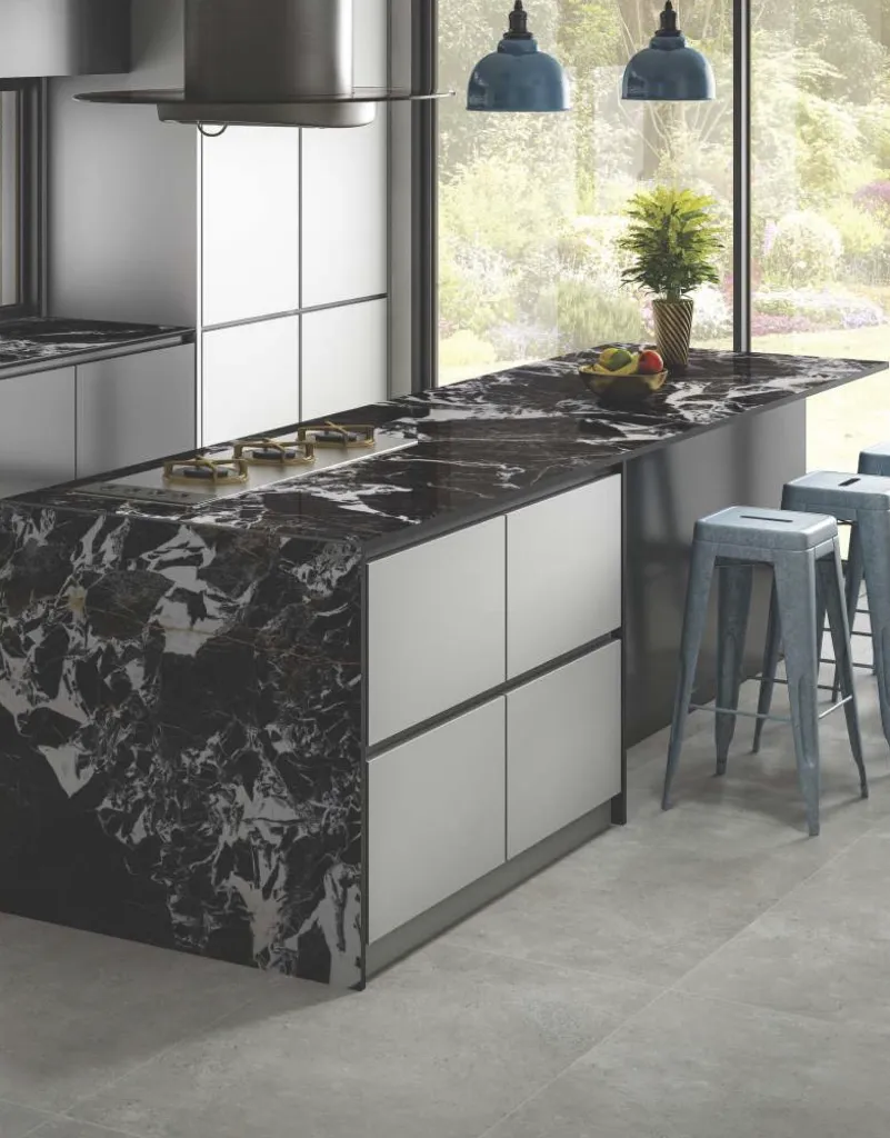 Black Antique prvw.webp